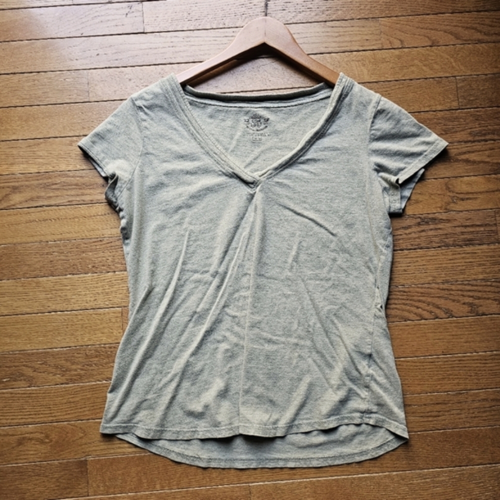 Route 66 medium v neck green short sleeve top